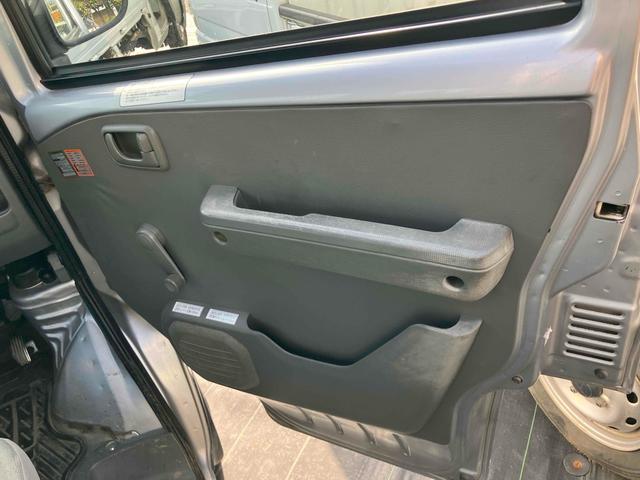 ミニキャブバン ＣＤ　４ＷＤ　軽バン　オートマ車　両側スライドドア　エアコン　パワーステアリング　運転席エアバッグ　最大積載量３５０ｋｇ（44枚目）