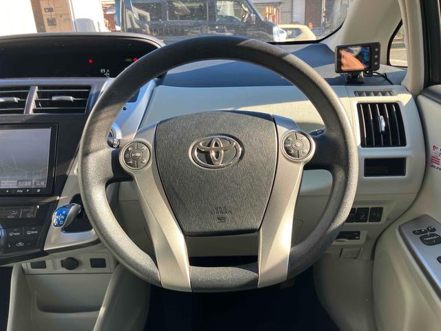 プリウスアルファ Ｓ　ＥＴＣ　バックカメラ　ナビ　アルミホイール　オートライト　スマートキー　電動格納ミラー　ＣＶＴ　盗難防止システム　衝突安全ボディ　ＡＢＳ　エアコン　パワーステアリング　パワーウィンドウ（3枚目）