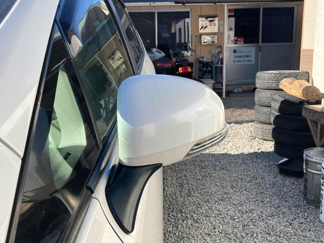 プリウスアルファ Ｓ　ＥＴＣ　バックカメラ　ナビ　アルミホイール　オートライト　スマートキー　電動格納ミラー　ＣＶＴ　盗難防止システム　衝突安全ボディ　ＡＢＳ　エアコン　パワーステアリング　パワーウィンドウ（18枚目）