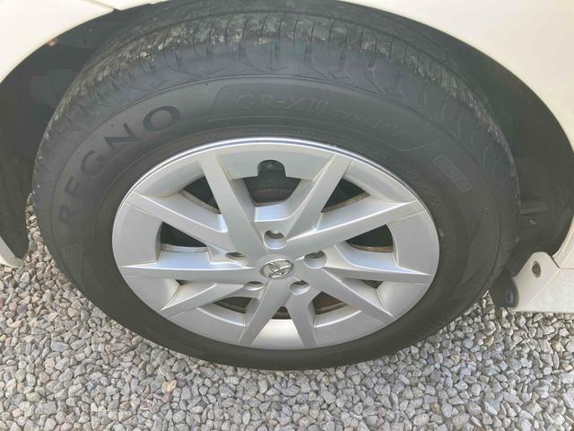 プリウスアルファ Ｓ　ＥＴＣ　バックカメラ　ナビ　アルミホイール　オートライト　スマートキー　電動格納ミラー　ＣＶＴ　盗難防止システム　衝突安全ボディ　ＡＢＳ　エアコン　パワーステアリング　パワーウィンドウ（24枚目）