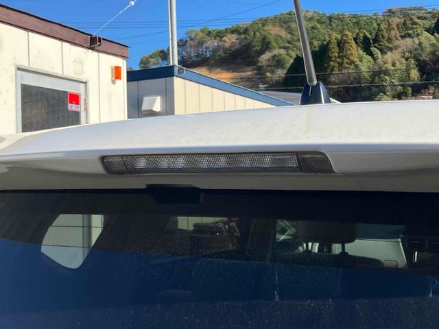 プリウスアルファ Ｓ　ＥＴＣ　バックカメラ　ナビ　アルミホイール　オートライト　スマートキー　電動格納ミラー　ＣＶＴ　盗難防止システム　衝突安全ボディ　ＡＢＳ　エアコン　パワーステアリング　パワーウィンドウ（30枚目）