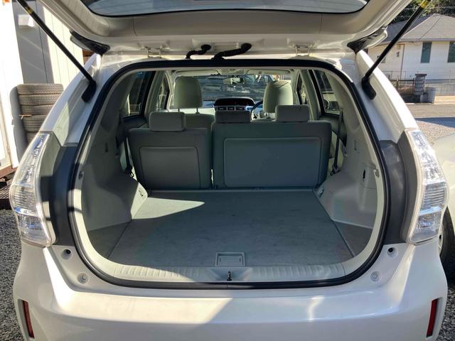 プリウスアルファ Ｓ　ＥＴＣ　バックカメラ　ナビ　アルミホイール　オートライト　スマートキー　電動格納ミラー　ＣＶＴ　盗難防止システム　衝突安全ボディ　ＡＢＳ　エアコン　パワーステアリング　パワーウィンドウ（34枚目）