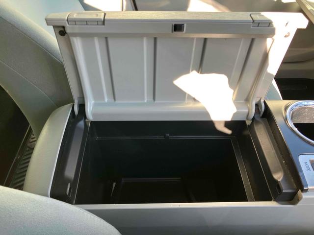 プリウスアルファ Ｓ　ＥＴＣ　バックカメラ　ナビ　アルミホイール　オートライト　スマートキー　電動格納ミラー　ＣＶＴ　盗難防止システム　衝突安全ボディ　ＡＢＳ　エアコン　パワーステアリング　パワーウィンドウ（43枚目）