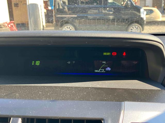 プリウスアルファ Ｓ　ＥＴＣ　バックカメラ　ナビ　アルミホイール　オートライト　スマートキー　電動格納ミラー　ＣＶＴ　盗難防止システム　衝突安全ボディ　ＡＢＳ　エアコン　パワーステアリング　パワーウィンドウ（46枚目）