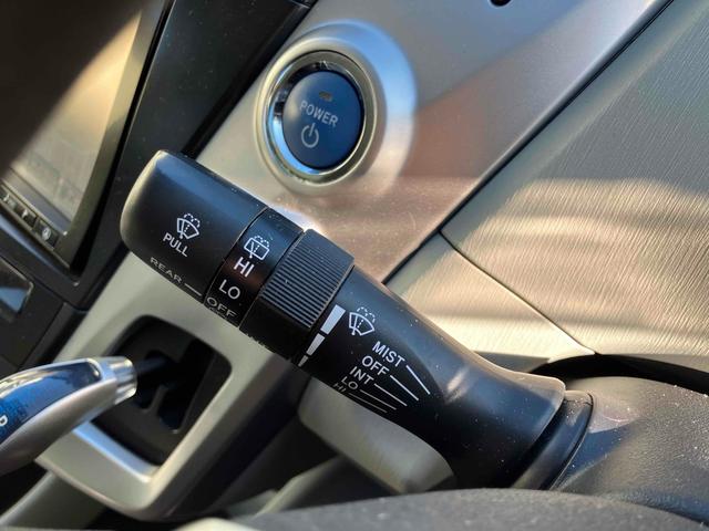 プリウスアルファ Ｓ　ＥＴＣ　バックカメラ　ナビ　アルミホイール　オートライト　スマートキー　電動格納ミラー　ＣＶＴ　盗難防止システム　衝突安全ボディ　ＡＢＳ　エアコン　パワーステアリング　パワーウィンドウ（51枚目）