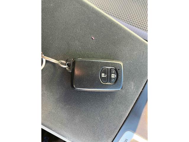 プリウスアルファ Ｓ　ＥＴＣ　バックカメラ　ナビ　アルミホイール　オートライト　スマートキー　電動格納ミラー　ＣＶＴ　盗難防止システム　衝突安全ボディ　ＡＢＳ　エアコン　パワーステアリング　パワーウィンドウ（56枚目）