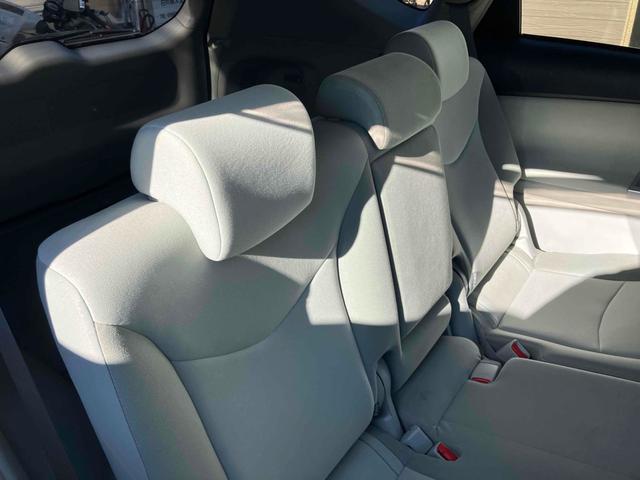 プリウスアルファ Ｓ　ＥＴＣ　バックカメラ　ナビ　アルミホイール　オートライト　スマートキー　電動格納ミラー　ＣＶＴ　盗難防止システム　衝突安全ボディ　ＡＢＳ　エアコン　パワーステアリング　パワーウィンドウ（64枚目）