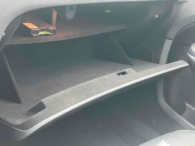 クライスラー・３００ ３００リミテッド　左ハンドル　ＥＴＣ　オートクルーズコントロール　アルミホイール　オートライト　ＡＴ　キーレスエントリー　ＣＤ　ＥＳＣ　エアコン　パワーステアリング（40枚目）