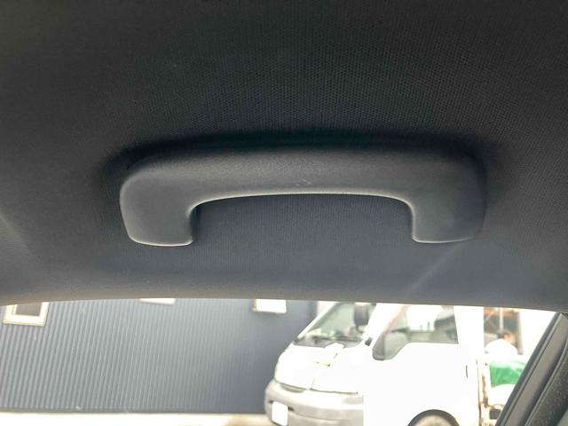 クライスラー・３００ ３００リミテッド　左ハンドル　ＥＴＣ　オートクルーズコントロール　アルミホイール　オートライト　ＡＴ　キーレスエントリー　ＣＤ　ＥＳＣ　エアコン　パワーステアリング（47枚目）