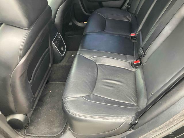 クライスラー・３００ ３００リミテッド　左ハンドル　ＥＴＣ　オートクルーズコントロール　アルミホイール　オートライト　ＡＴ　キーレスエントリー　ＣＤ　ＥＳＣ　エアコン　パワーステアリング（57枚目）