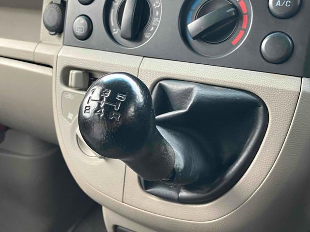 スクラム 　４ＷＤ　ＭＴ　ナビ　ＴＶ　バックカメラ　両側スライドドア　キーレスエントリー　エアコン　パワーウィンドウ　運転席エアバッグ　助手席エアバッグ　ＣＤ　ＵＳＢ　ミュージックプレイヤー接続可（9枚目）