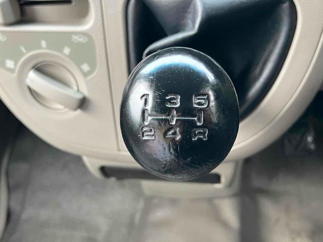 スクラム 　４ＷＤ　ＭＴ　ナビ　ＴＶ　バックカメラ　両側スライドドア　キーレスエントリー　エアコン　パワーウィンドウ　運転席エアバッグ　助手席エアバッグ　ＣＤ　ＵＳＢ　ミュージックプレイヤー接続可（10枚目）