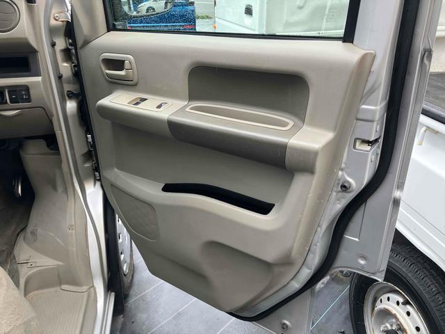 スクラム 　４ＷＤ　ＭＴ　ナビ　ＴＶ　バックカメラ　両側スライドドア　キーレスエントリー　エアコン　パワーウィンドウ　運転席エアバッグ　助手席エアバッグ　ＣＤ　ＵＳＢ　ミュージックプレイヤー接続可（56枚目）