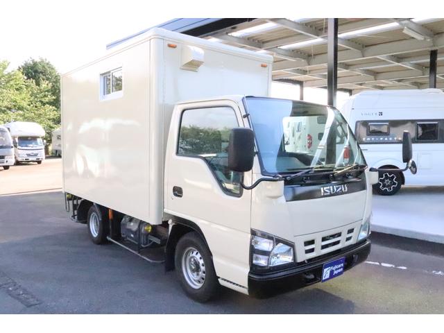 移動販売車 キッチンカー 新規架装車 フードトラック ディーゼル 3人乗り 新規架装車 新品コールドテーブル新品ステンレス収納台 新品2槽シンク 換気扇 カウンターテーブル 外部電源 ライト エアバッグ バックカメラ(18枚目)