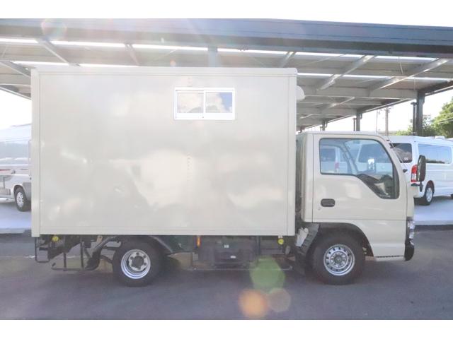 移動販売車 キッチンカー 新規架装車 フードトラック ディーゼル 3人乗り 新規架装車 新品コールドテーブル新品ステンレス収納台 新品2槽シンク 換気扇 カウンターテーブル 外部電源 ライト エアバッグ バックカメラ(33枚目)