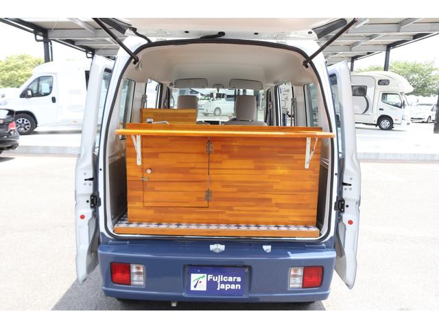 エブリイ 移動販売車 キッチンカー AT 2WD 再塗装済み シンク サイド・リヤ販売窓口 カウンターテーブル ホイールキャップ ポリタンク メニューボード 床板 4ナンバー 軽自動車 PS AC(3枚目)