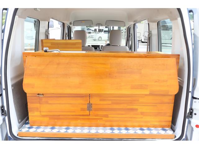 エブリイ 移動販売車 キッチンカー AT 2WD 再塗装済み シンク サイド・リヤ販売窓口 カウンターテーブル ホイールキャップ ポリタンク メニューボード 床板 4ナンバー 軽自動車 PS AC(4枚目)