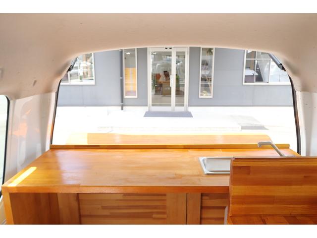 エブリイ 移動販売車 キッチンカー AT 2WD 再塗装済み シンク サイド・リヤ販売窓口 カウンターテーブル ホイールキャップ ポリタンク メニューボード 床板 4ナンバー 軽自動車 PS AC(12枚目)