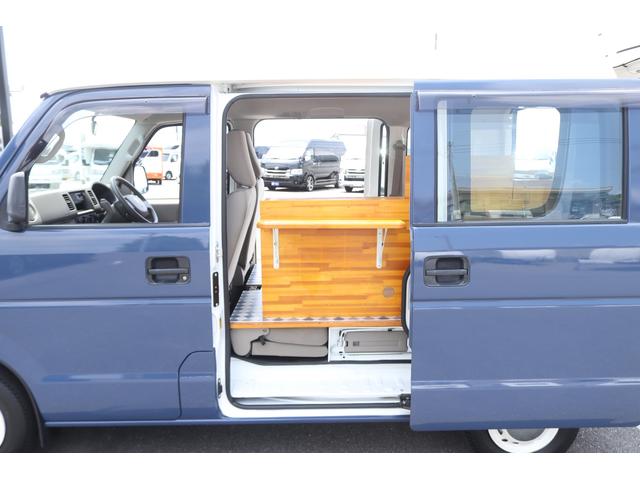 エブリイ 移動販売車 キッチンカー AT 2WD 再塗装済み シンク サイド・リヤ販売窓口 カウンターテーブル ホイールキャップ ポリタンク メニューボード 床板 4ナンバー 軽自動車 PS AC(13枚目)