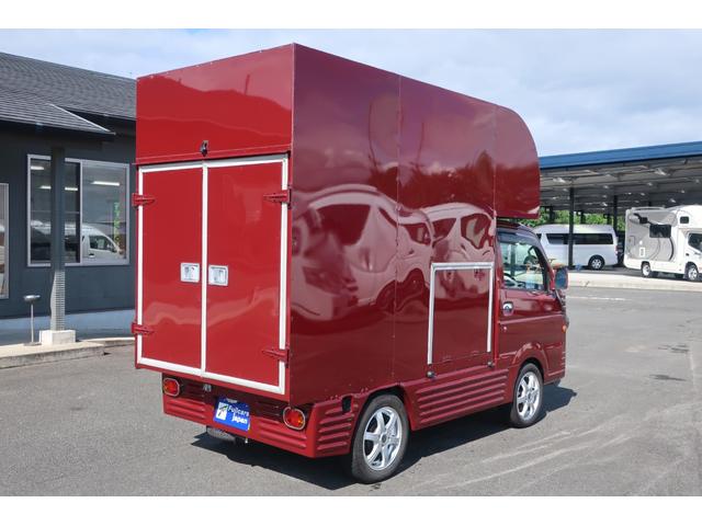 移動販売車　キッチンカー　２名乗車　キャルルック　フレンチバス仕様　４ナンバー　コールドテーブル　外部電源　カウンターテーブル　左側カウンター　ポータブル発電機　冷蔵ショーケース　メモリーナビ　ミラーモニター　ＥＴＣ(19枚目)