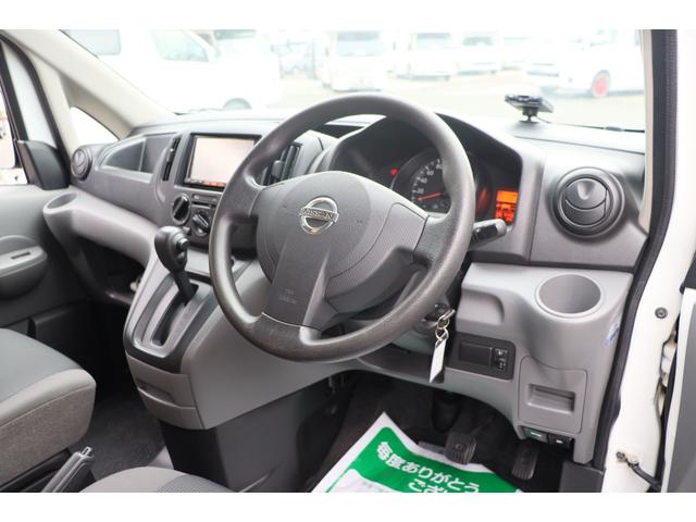 NV200バネットバン 移動販売車 8ナンバー登録 2槽シンク カウンターテーブル 外部電源 室内コンセント パラソル 純正ナビ フルセグ Bluetooth ETC キーレス キッチンカー ケータリングカー(12枚目)