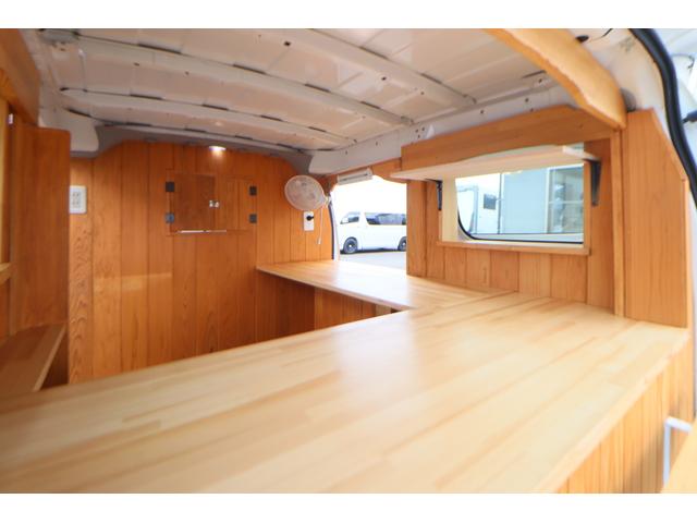 NV200バネットバン 移動販売車 8ナンバー登録 2槽シンク カウンターテーブル 外部電源 室内コンセント パラソル 純正ナビ フルセグ Bluetooth ETC キーレス キッチンカー ケータリングカー(26枚目)