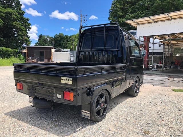 ハイゼットトラック ジャンボ　２ＷＤ　エアコン　パワステ　トラスタフルエアロ（フロントスポイラー、サイドパネル、アイライン）　トラスタローフォルム前後フェンダー　トラスタメッキフロントグリル　ステンレス泥避け　全塗装済み（18枚目）