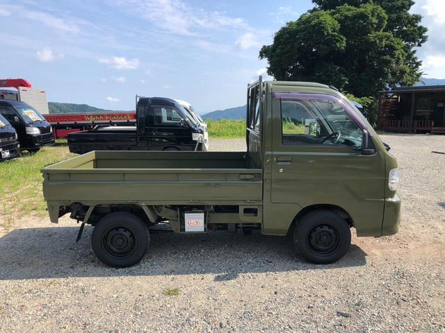 ハイゼットトラック 　２ＷＤ　ＡＴ車　エアコン　パワステ　レザーシートカバー新品　軽トラック　ボディー・フレーム全塗装済み（5枚目）