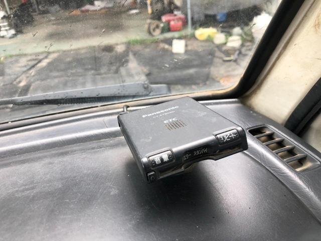 ハイゼットトラック 　２ＷＤ　エアコン　レザーシートカバー新品　軽トラック　ＭＴ　ＥＴＣ　ボディー・フレーム全塗装済み（7枚目）