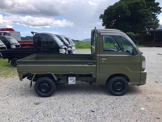 ハイゼットトラック 　２ＷＤ　エアコン　レザーシートカバー新品　軽トラック　ＭＴ　ＥＴＣ　ボディー・フレーム全塗装済み（16枚目）