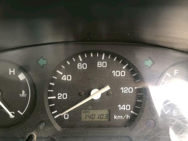 ハイゼットトラック 4WD デフロック付き 5速MT エアコン パワステ レザーシート新品 ボディー・フレーム全塗装済み(3枚目)