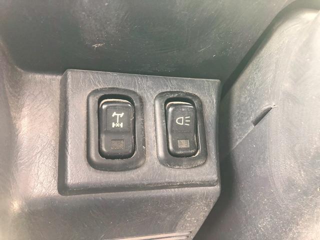 ハイゼットトラック 4WD デフロック付き 5速MT エアコン パワステ レザーシート新品 ボディー・フレーム全塗装済み(8枚目)