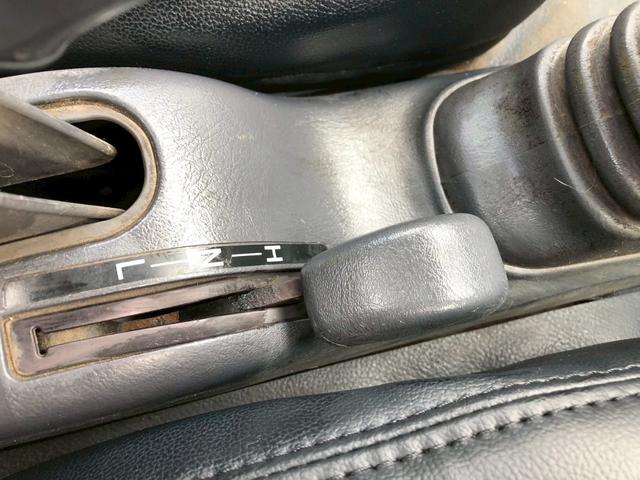 ハイゼットトラック 4WD デフロック付き 5速MT エアコン パワステ レザーシート新品 ボディー・フレーム全塗装済み(12枚目)