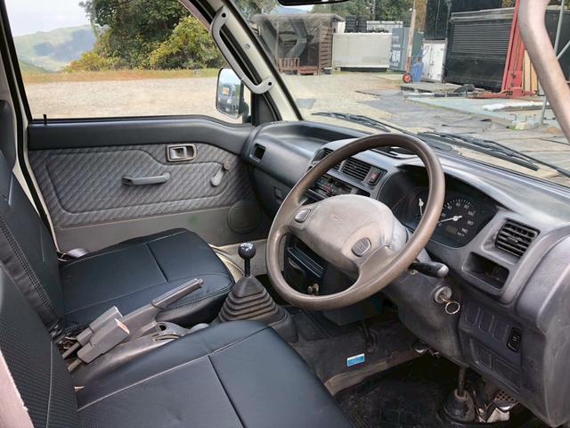 ハイゼットトラック 4WD デフロック付き 5速MT エアコン パワステ レザーシート新品 ボディー・フレーム全塗装済み(16枚目)