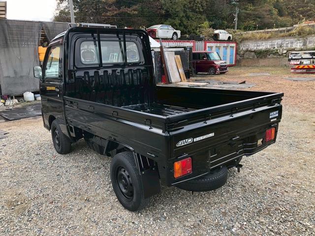 ハイゼットトラック 4WD デフロック付き 5速MT エアコン パワステ レザーシート新品 ボディー・フレーム全塗装済み(27枚目)