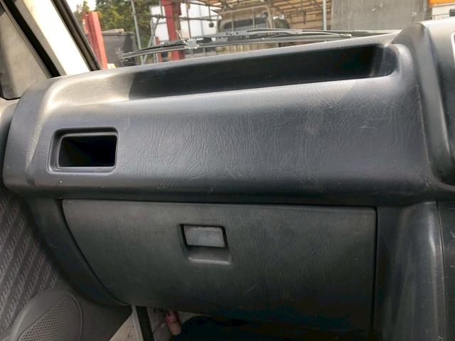 ハイゼットトラック 4WD デフロック付き 5速MT エアコン パワステ レザーシート新品 ボディー・フレーム全塗装済み(30枚目)