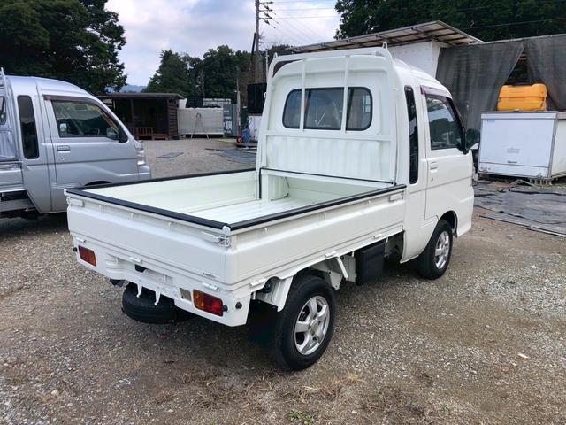 ハイゼットトラック ジャンボ　４ＷＤ　５速ＭＴ　エアコン　パワステ　パワーウィンドウ　タイミングチェーン（6枚目）