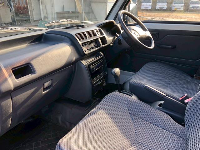 ハイゼットトラック ジャンボ　４ＷＤ　ＡＴ車　エアコン　パワステ　オートマ　ボディー・フレーム全塗装済み（4枚目）