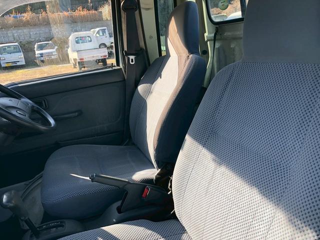 ハイゼットトラック ジャンボ　２ＷＤ　ＡＴ車　エアコン　パワステ　パワーウインドウ　オートマ　タイミングチェーン　ＨＤＤナビ　アルミホイール　ボディ・フレーム全塗装済み（9枚目）