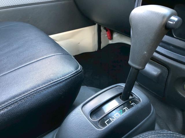 ハイゼットトラック ジャンボ　４ＷＤ　ＡＴ車　エアコン　パワステ　パワーウインドウ　アルミホイール　ボディー・フレーム全塗装済み（6枚目）