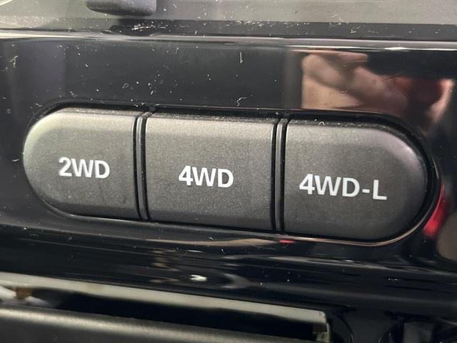 ランドベンチャー 禁煙車 ターボ SDナビ フルセグTV Bluetooth ETC リフトアップ ハーフレザーシート フロントフォグ 純正16インチAW プライバシーガラス 盗難防止装置 DVD再生 電動格納ミラー(4枚目)