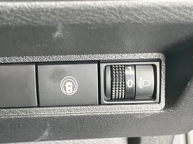 ノート Ｘ　ナビ　バックカメラ　衝突軽減装置　禁煙車　ドライブレコーダー　クリアランスソナー　スマートキー　ＥＴＣ　車線逸脱警報　オートライト　オートエアコン　Ｂｌｕｅｔｏｏｔｈ再生　ステアリングスイッチ（39枚目）