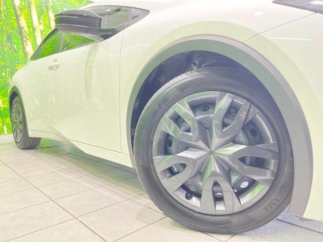 プリウス Ｘ　ＳＤナビ　衝突被害軽減システム　レーダークルーズ　禁煙車　ドラレコ　コーナーセンサー　スマートキー　ＬＥＤヘッドライト　ＥＴＣ　オートハイビーム　車線逸脱警報　オートライト　オートエアコン（13枚目）