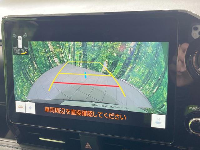 ヴォクシー Ｓ－Ｚ　ナビ付純正１０．５インチディスプレイオーディオ　両側電動スライド　バックカメラ　衝突軽減　レーダークルーズ　禁煙車　ハーフレザーシート　コーナーセンサー　ＬＥＤヘッド　ＥＴＣ２．０　オートハイビーム（4枚目）