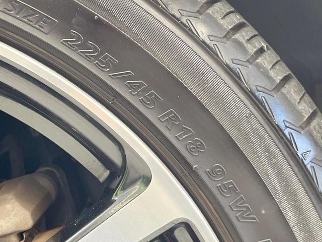 オデッセイ アブソルート・ＥＸホンダセンシング　純正ナビ　衝突被害軽減システム　レーダークルーズ　両側電動ドア　後席モニター　全周囲カメラ　レザーシート　パワーシート　スマートキー　ＬＥＤヘッド　ビルトインＥＴＣ　車線逸脱警報　オートライト（25枚目）