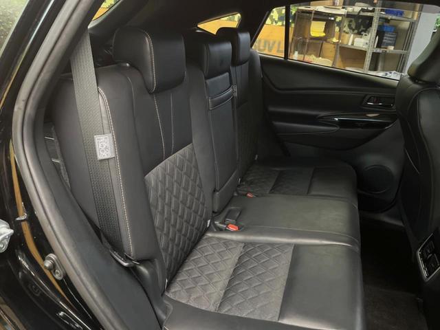 ハリアー プレミアム　禁煙車　モデリスタエアロ　ＢＩＧ－Ｘ１０型ナビ　バックカメラ　セーフティセンス　レーダークルーズ　パワーバックドア　シーケンシャルターンランプ　純正１８インチアルミ　ウッドコンビステアリング　ＥＴＣ（9枚目）