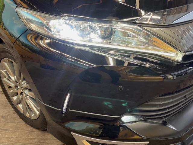 ハリアー プレミアム　禁煙車　モデリスタエアロ　ＢＩＧ－Ｘ１０型ナビ　バックカメラ　セーフティセンス　レーダークルーズ　パワーバックドア　シーケンシャルターンランプ　純正１８インチアルミ　ウッドコンビステアリング　ＥＴＣ（12枚目）