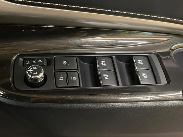 ハリアー プレミアム　禁煙車　モデリスタエアロ　ＢＩＧ－Ｘ１０型ナビ　バックカメラ　セーフティセンス　レーダークルーズ　パワーバックドア　シーケンシャルターンランプ　純正１８インチアルミ　ウッドコンビステアリング　ＥＴＣ（23枚目）