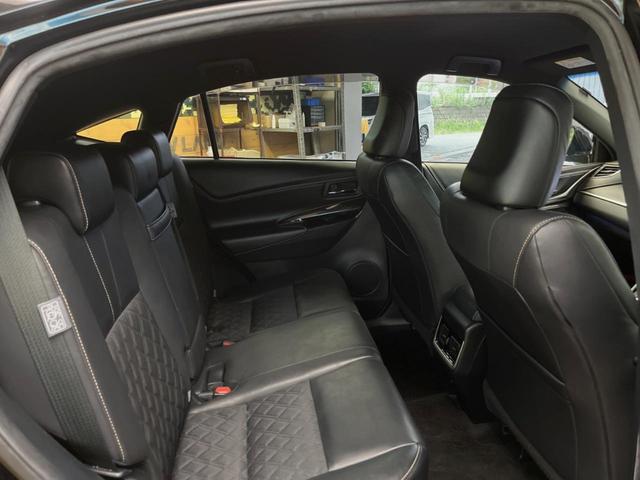 ハリアー プレミアム　禁煙車　モデリスタエアロ　ＢＩＧ－Ｘ１０型ナビ　バックカメラ　セーフティセンス　レーダークルーズ　パワーバックドア　シーケンシャルターンランプ　純正１８インチアルミ　ウッドコンビステアリング　ＥＴＣ（40枚目）