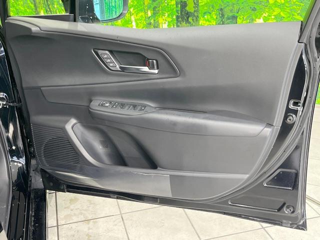 プリウス Ｚ　ガラスルーフ　サイドカメラ　バックカメラ　衝突被害軽減システム　レーダークルーズ　禁煙車　レザー調シート　前席シートエアコン　パワーシート　コーナーセンサー　スマートキー　ＬＥＤヘッド（68枚目）